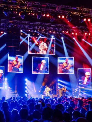 Blues fans got a treat at Mumbai's Mehboob Studios as their favorite artists like Robert Rudolph took the Mahindra Blues Festival 2025 stage.