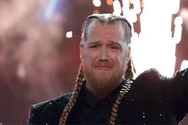 huntley wins The Voice
